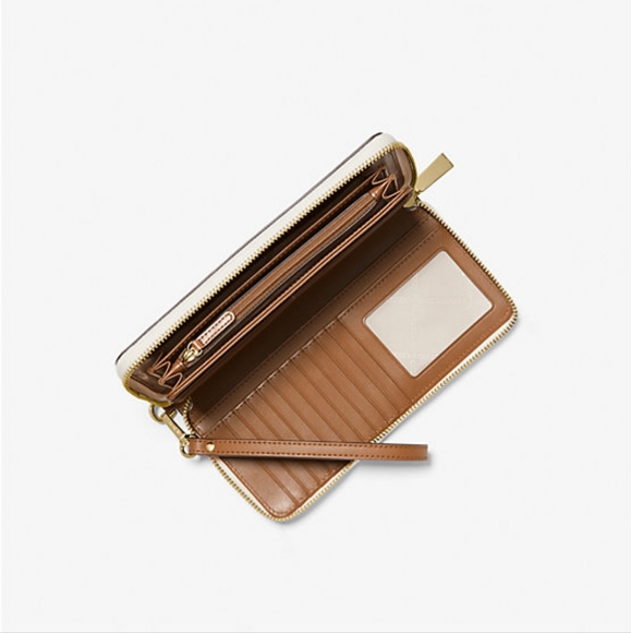 Michael Kors Large Logo Continental Wallet - Picture 2 of 6